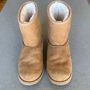 UGG Classic Boots- Youth Sz 4